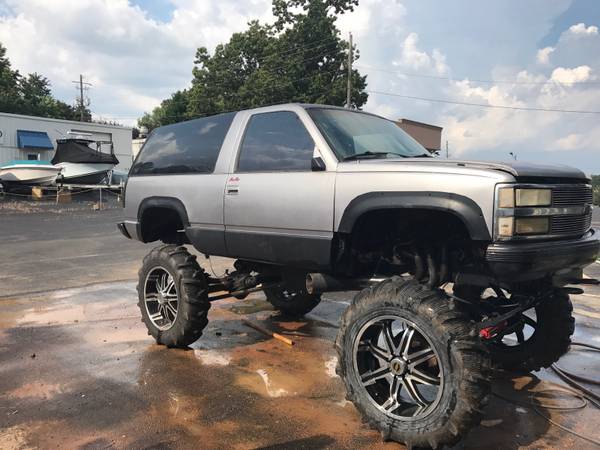 Mud Truck for sale Chevy tahoe - $5800 (IN)